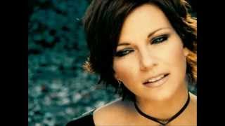 Martina McBride quotConcrete Angelquot wlyrics [upl. by Geraint]