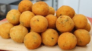 BOLINHO DE MANDIOCA RECHEADO I DELICIOSO SALGADO FRITO [upl. by Upali]