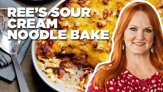 Ree’s Sour Cream Noodle Bake HowTo  The Pioneer Woman  Food Network [upl. by Giffy]