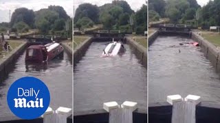 Moment couples narrowboat sinks in 25 seconds at Fobney lock [upl. by Atteynad252]