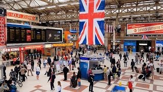 A Walk Through The London Victoria Station London England [upl. by Yeldnarb]