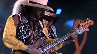 Stevie Ray Vaughan  Scuttle buttin [upl. by Limoli]